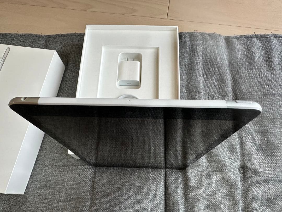 Apple iPad 第9世代 64GB シルバー simフリー
