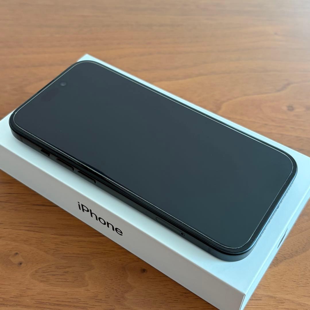 【美品】Apple iPhone15本体 128GB SIMフリー ブラック