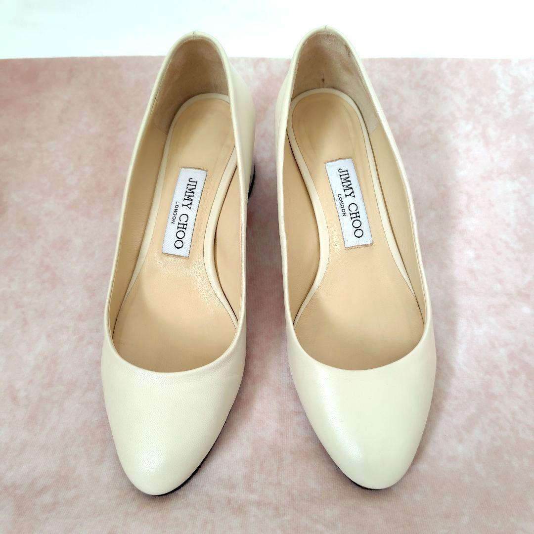✨️腕利き職人のリペア済✨️モデルサイズ☆美品【ジミーチュウ】ロゴ パンプス 白