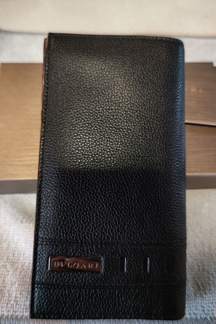 ブルガリBULGARI ブラック 長財布、ケース2点セット箱付き。