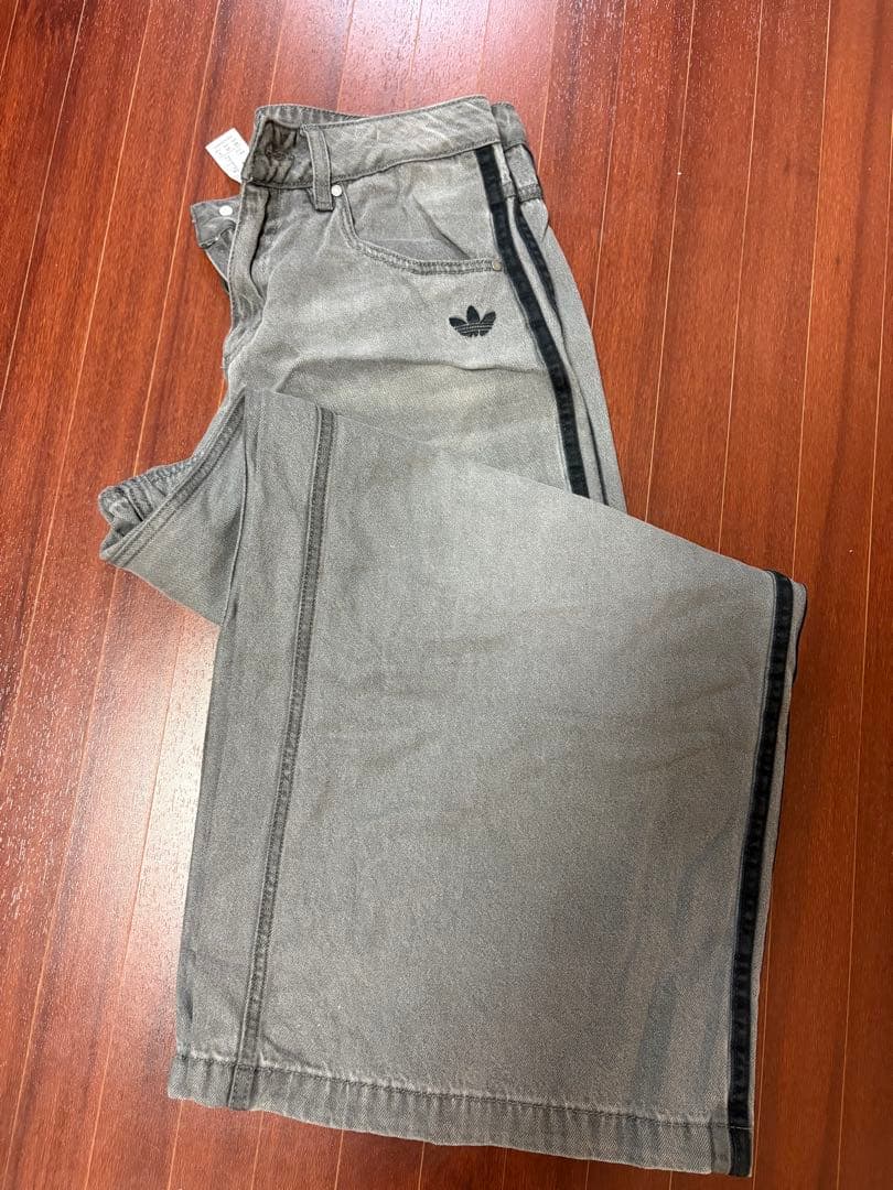 新品同様‼︎ アディカラーデニム　ADILENIUMパンツ　グレー