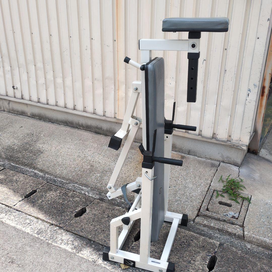 ボディメーカー　ハイパープレスベンチ　筋トレ