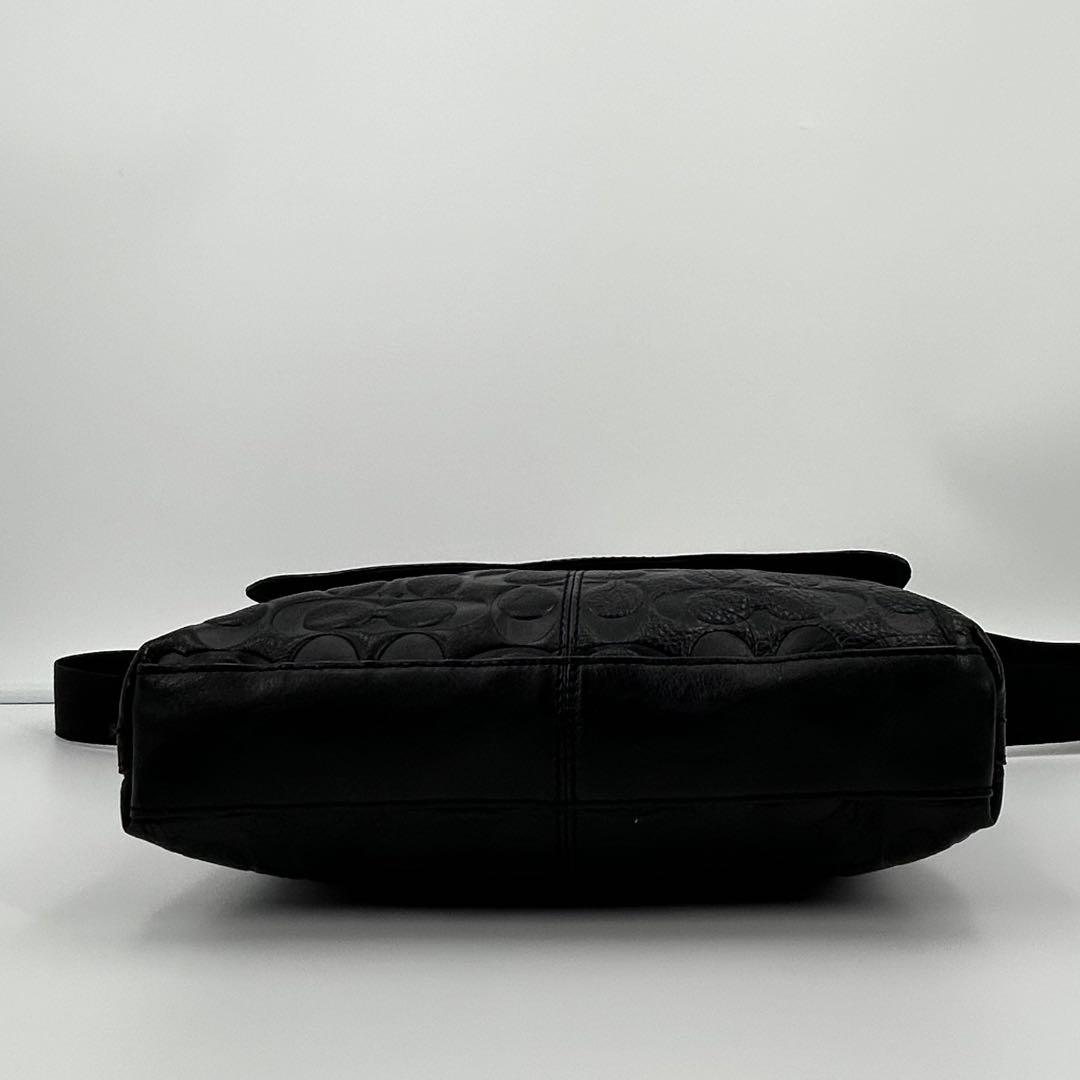 極美品✨コーチ　メッセンジャーバッグ　シグネチャー　型押し　レザー　ブラック