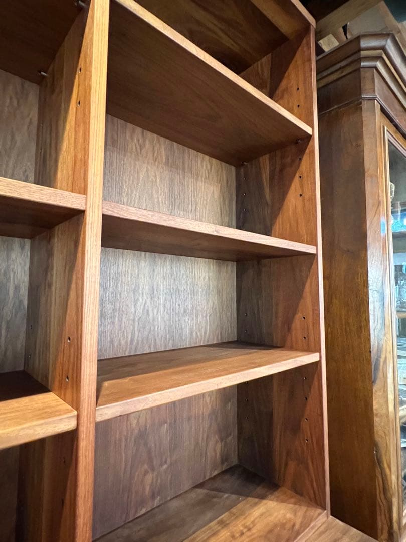 ウォールナット総無垢材本棚　高さ220cm 高い本棚