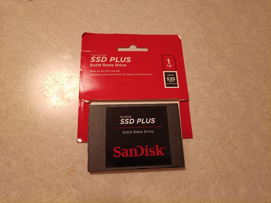 ほぼ新品★SanDisk SSD PLUS 1TB 内蔵型SSD 健康度100%