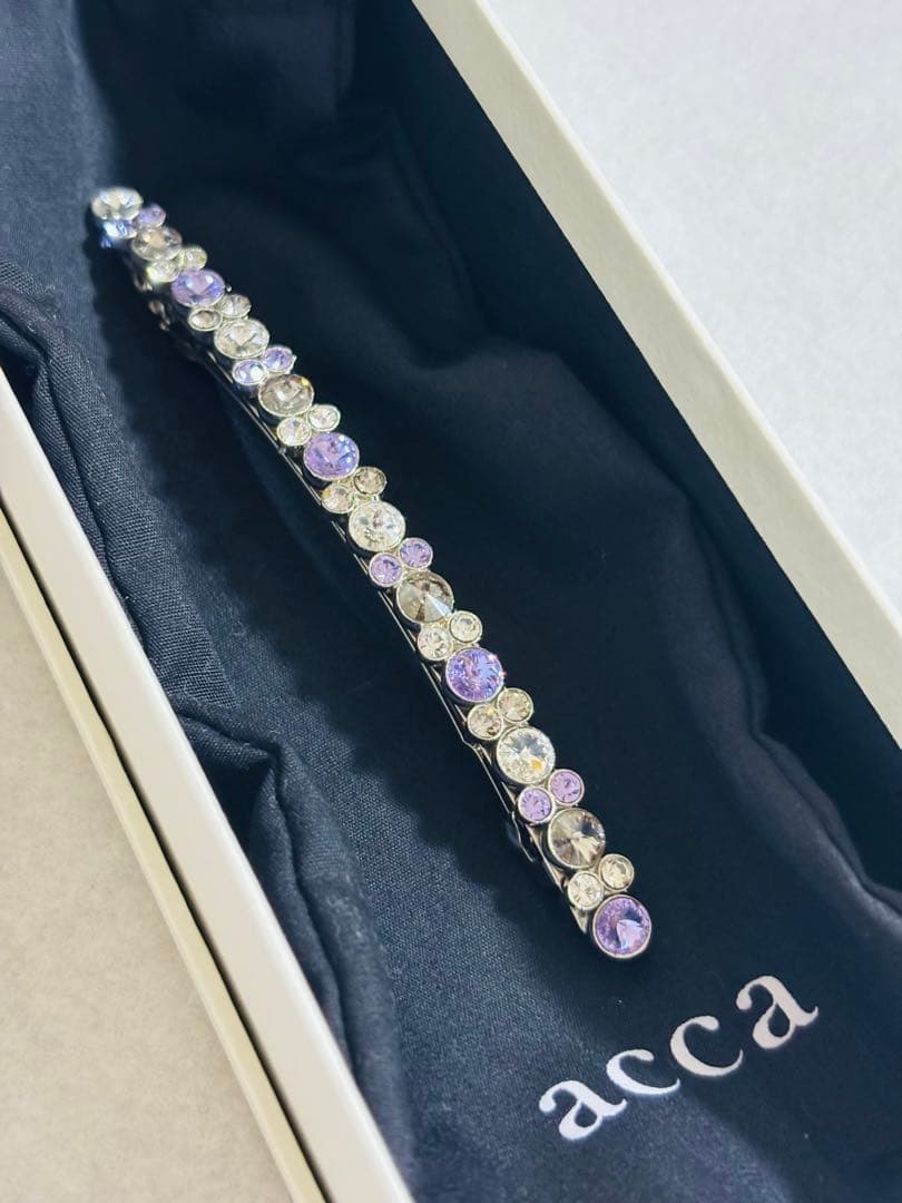 【新品箱入】acca バレッタ　クリップ　ベリーバレッタ　ピン　紫