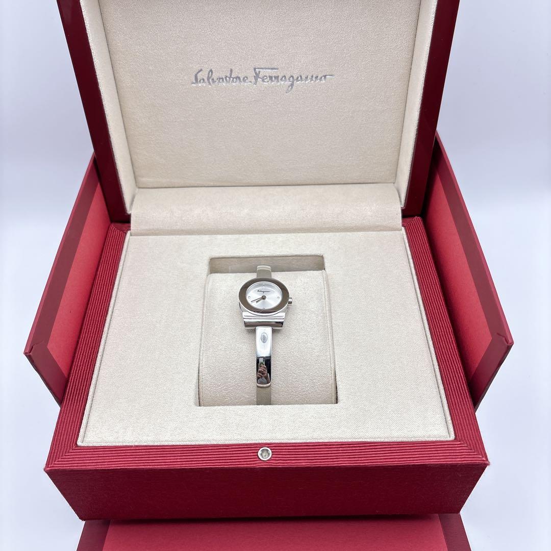 フェラガモ FERRAGAMO ガンチーニ 腕時計