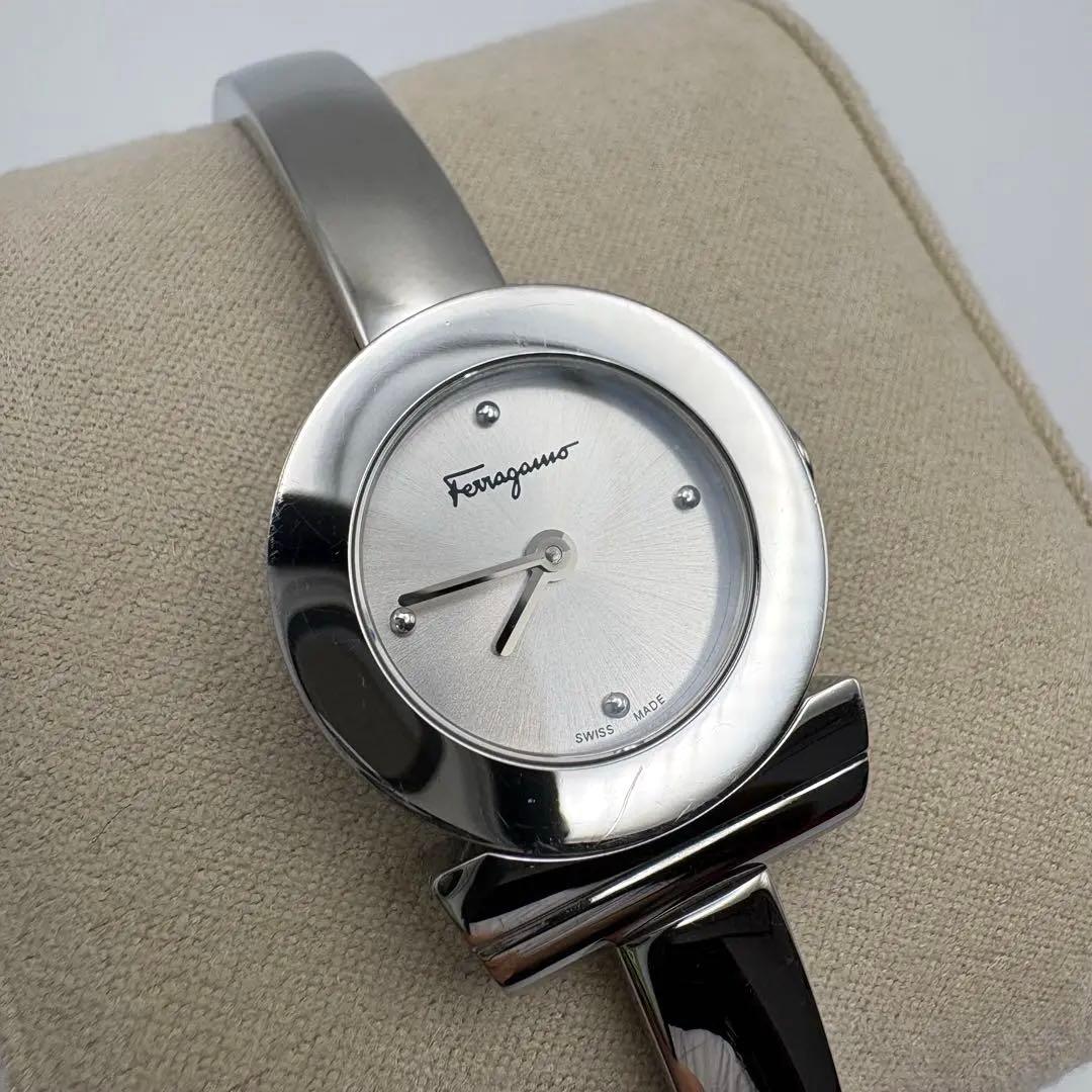 フェラガモ FERRAGAMO ガンチーニ 腕時計