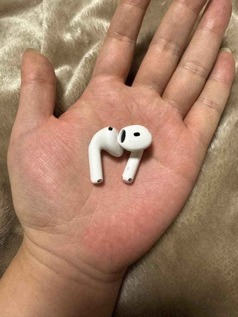 W*i様 Air Pods4 ほぼ新品・正規品・格安