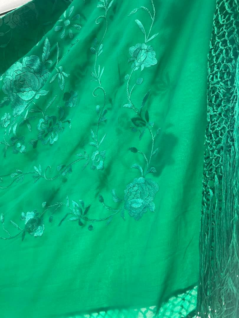 【新品・未使用】フラメンコ　マントンデマニラ　シルク　刺繍　グリーン　135cm