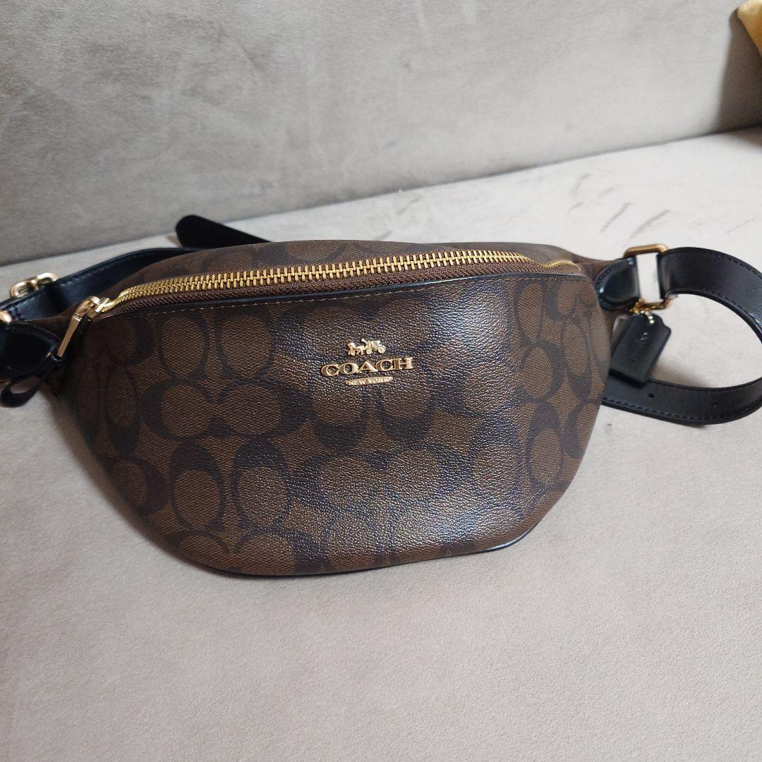 COACH ボディバッグ・ウエストポーチ ブラウン・ブラック