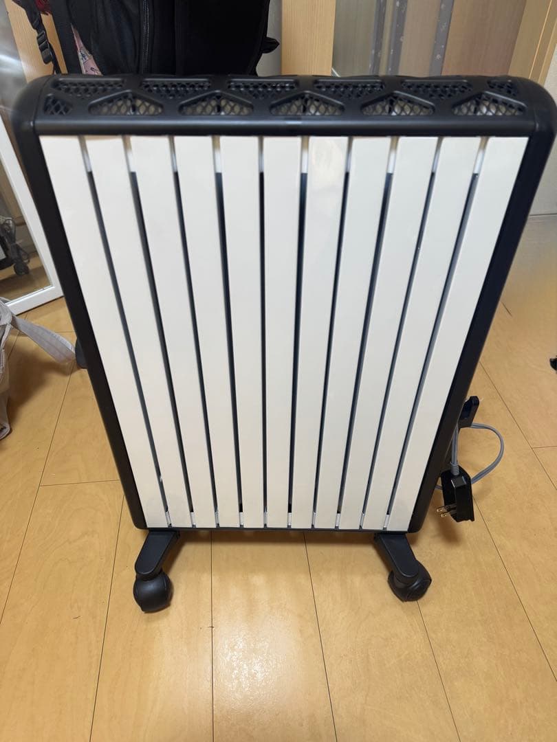 De'Longhi オイルヒーター ブラック/ホワイト