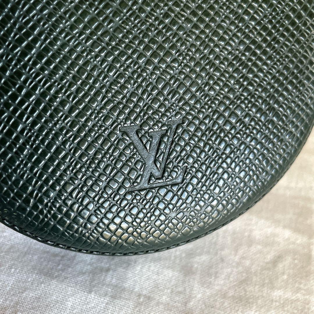 ルイヴィトン　タイガ　ポルトモネ・キュヴェット　パース　グリーン　緑