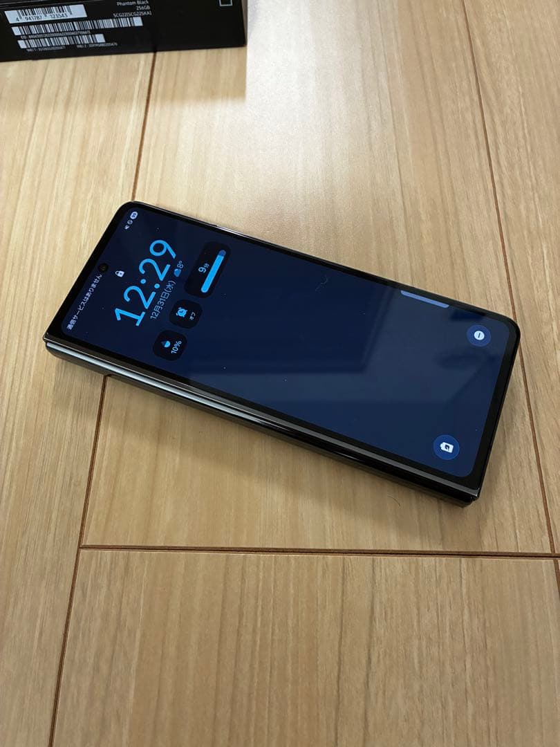 にこ　Galaxy Z Fold5 256GB au版 Phantom