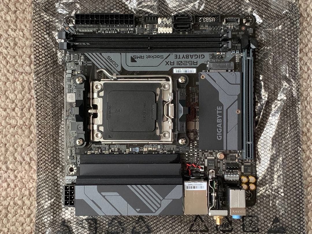 GIGABYTE A620I AX マザーボード
