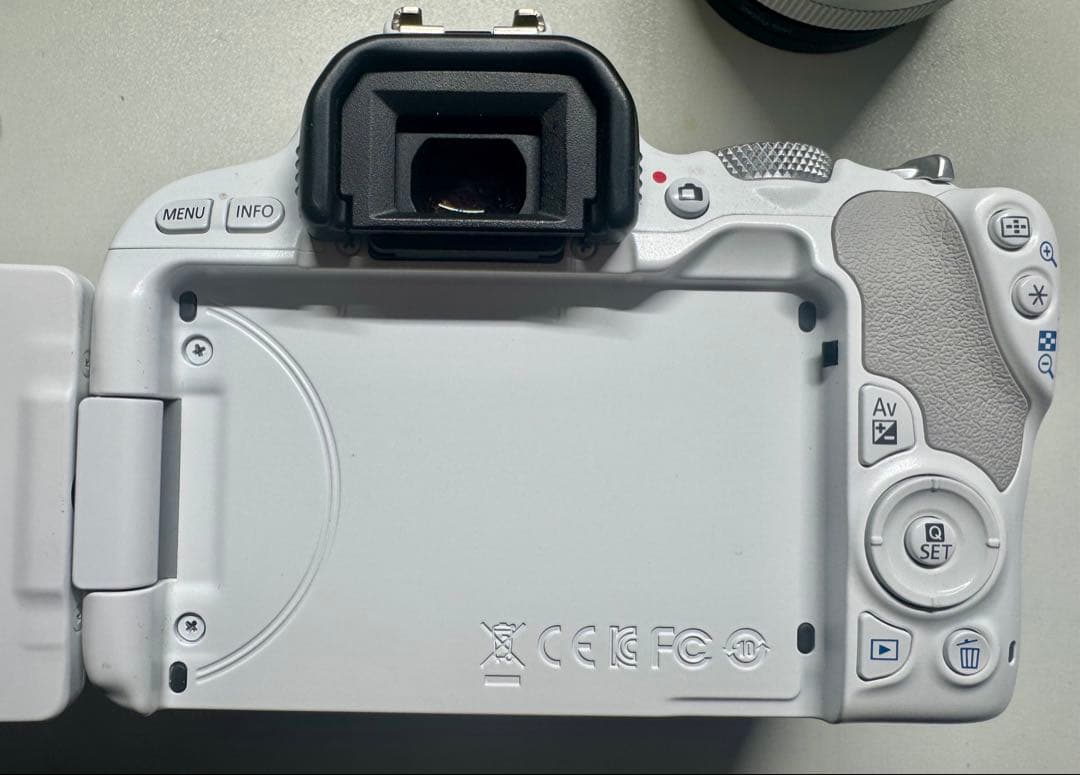 Canon EOS KISS X9 レンズキット