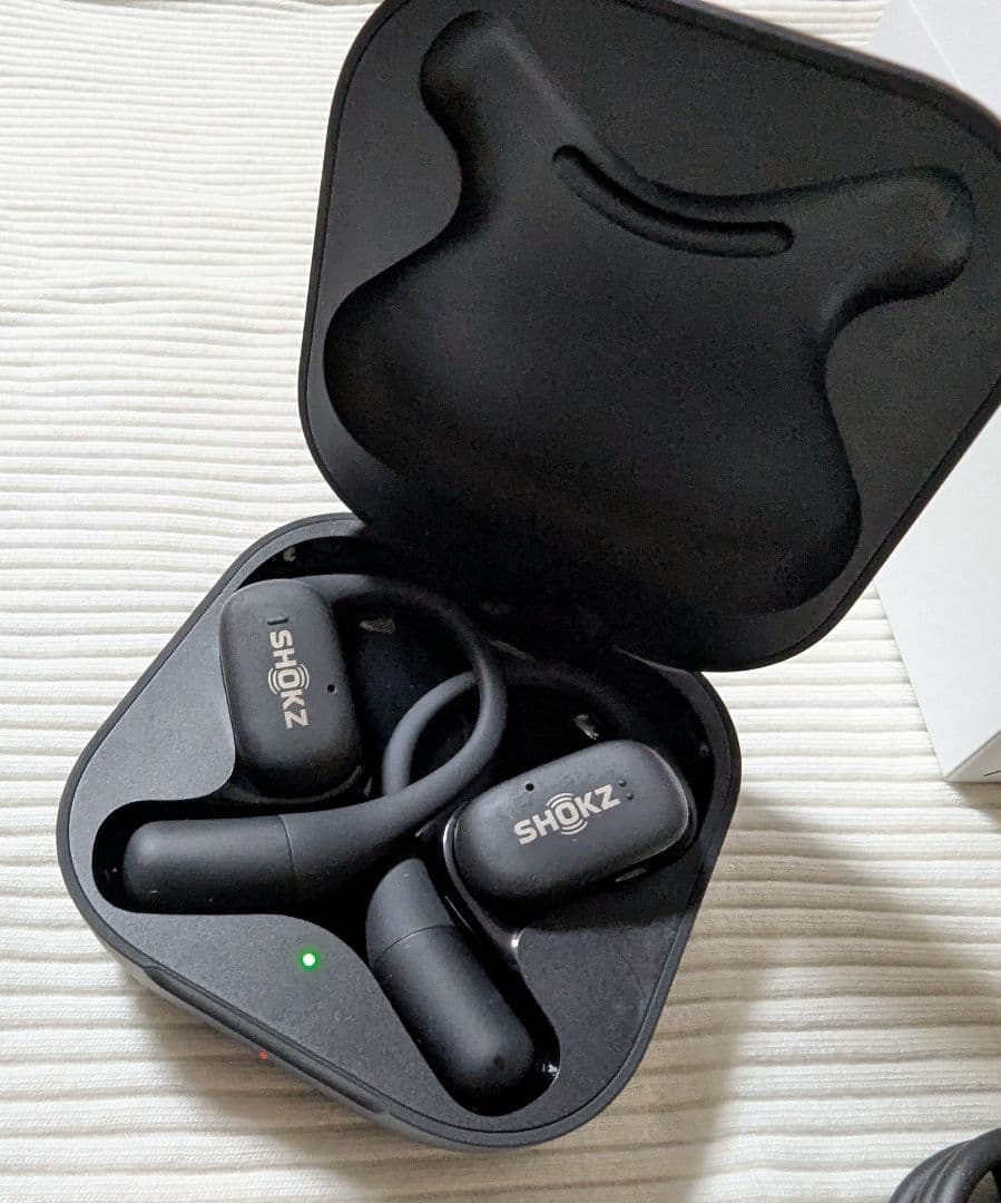 一度短時間のみ使用・SHOKZ OPENFIT ブラック　骨伝導イヤホン