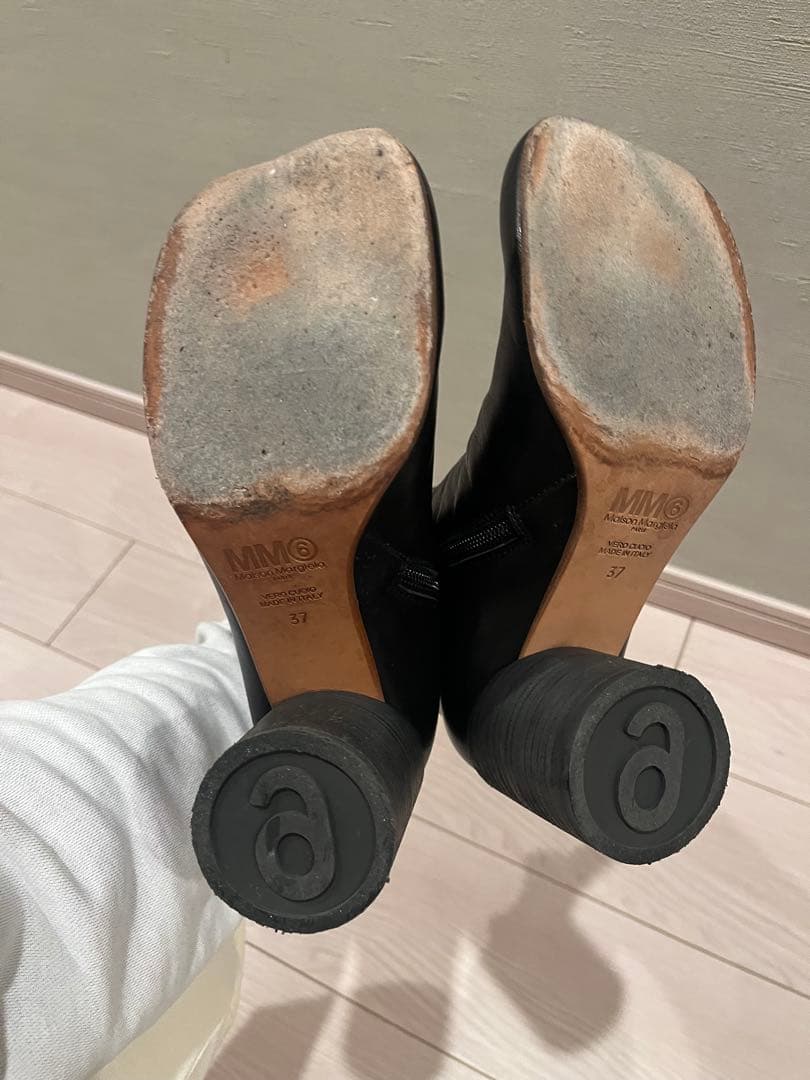 MM6ブラックレザーショートブーツ