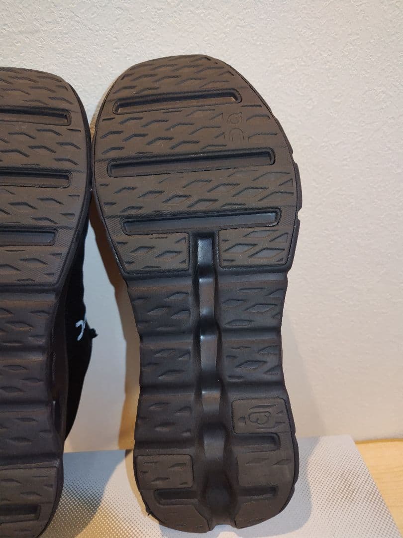 な*つ様 【美品】On CLOUDTILT オン クラウドティルト 27.5　ス