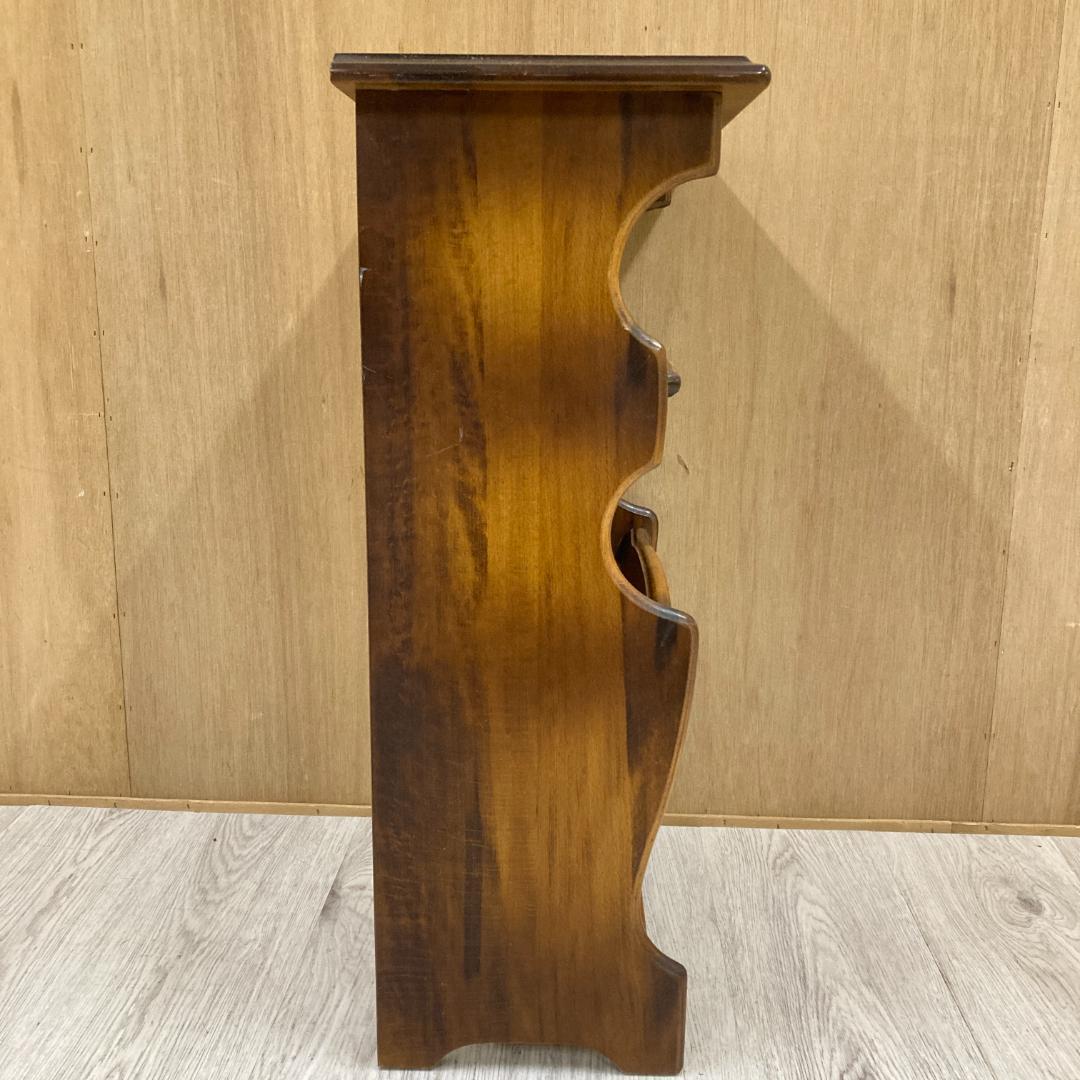 【カリモク】コロニアル　サイドテーブル　マガジンラック