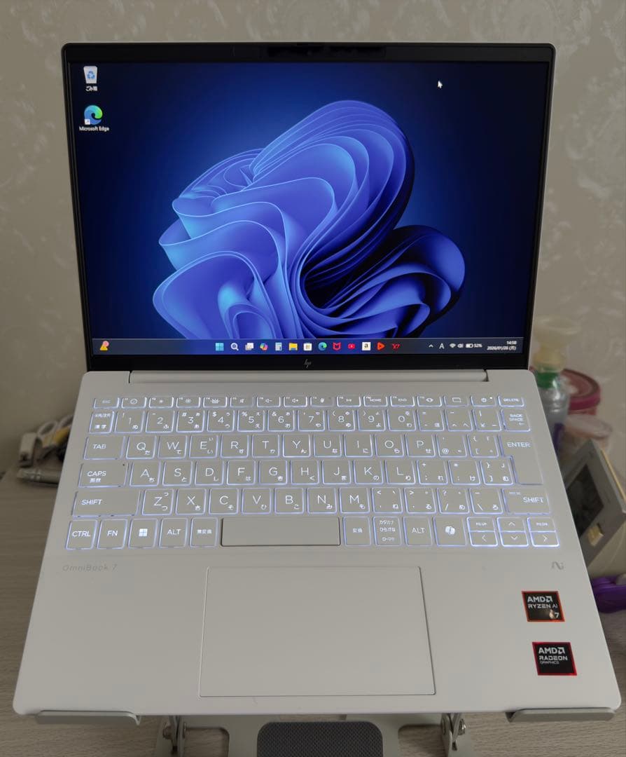 HP OmniBook 7 Aero 13-bg1010AU新品未使用 ホワイト