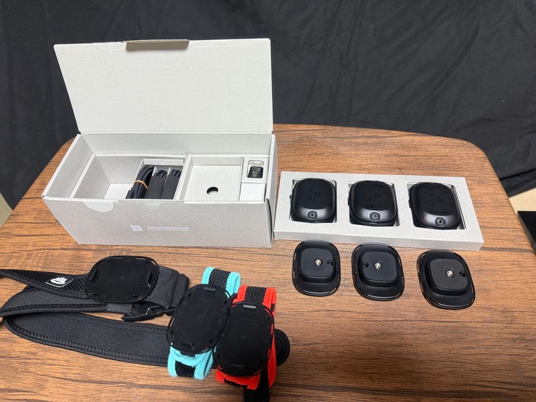 HTC VIVEトラッカー (Ultimate) 3+1 キット＋ストラップ