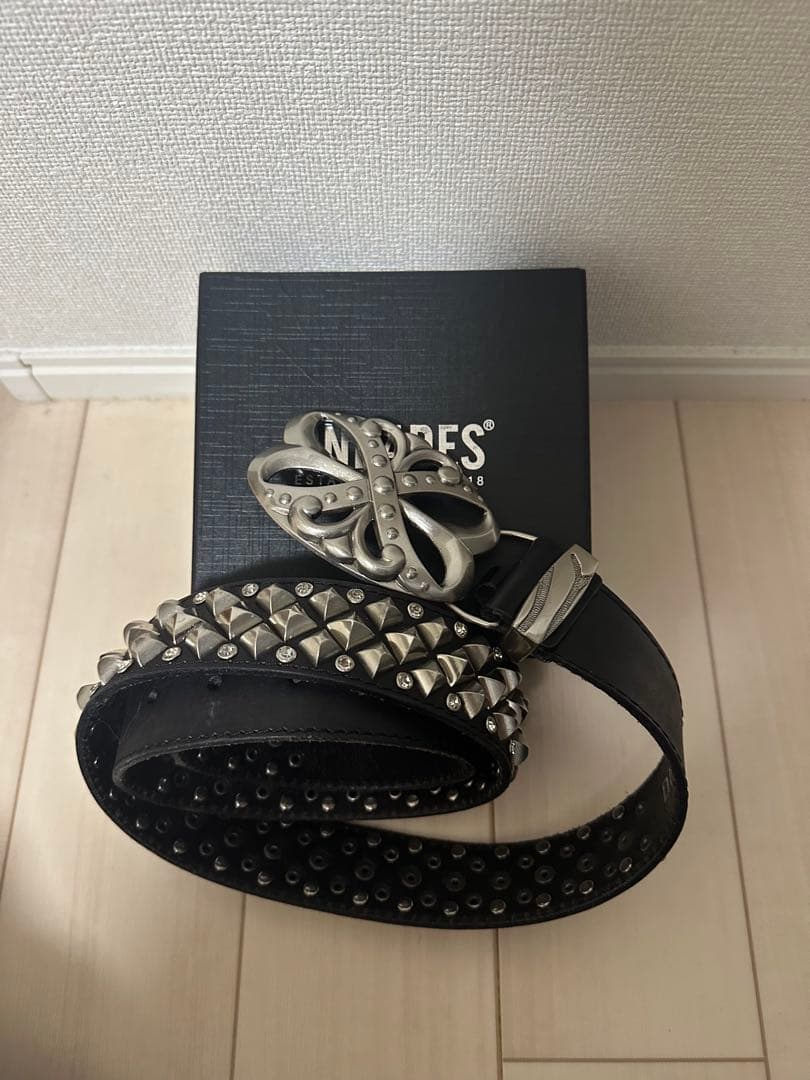 DND4DES スタッズ付きレザーベルト