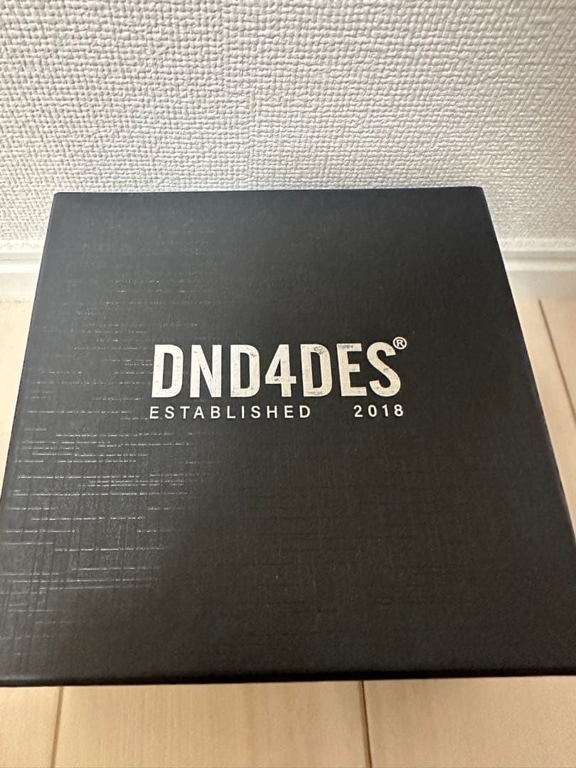 DND4DES スタッズ付きレザーベルト