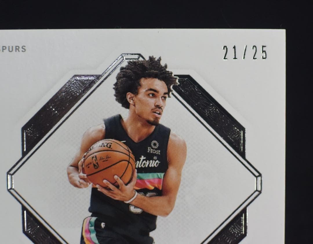 その他 2020 Tre Jones Flawless RC Spurs Auto