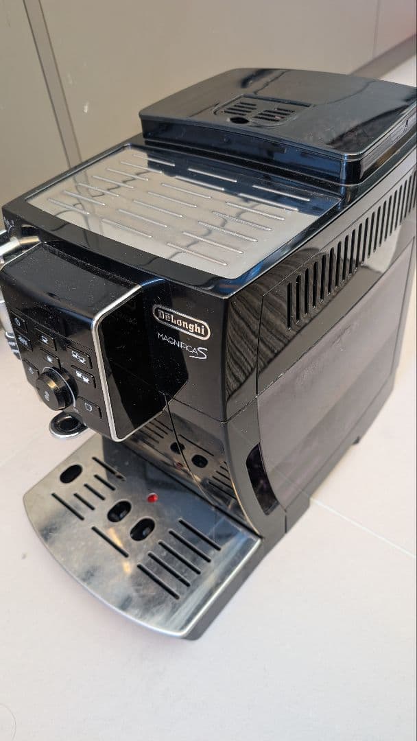 (専用石灰除去剤付) DeLonghi Magnifica S コーヒーメーカー
