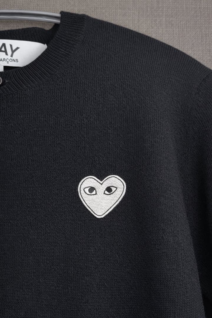 PLAY ハート刺繍 カーディガン 黒