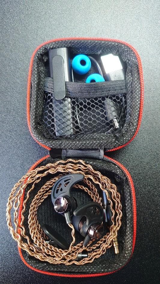 ゲーミングイヤホン_エイジング済