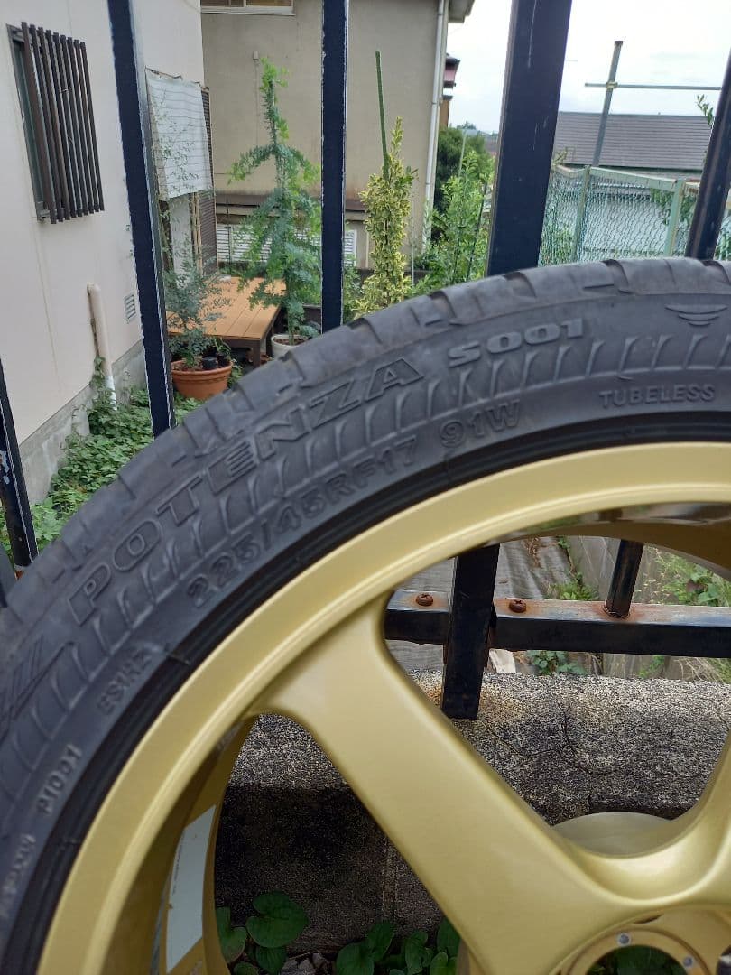 ヨコハマADVANレーシング17インチ ゴールドホイール 4本セット