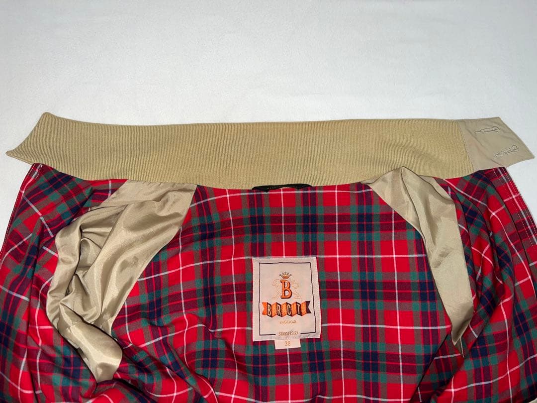 BARACUTA G9 ベージュ 38