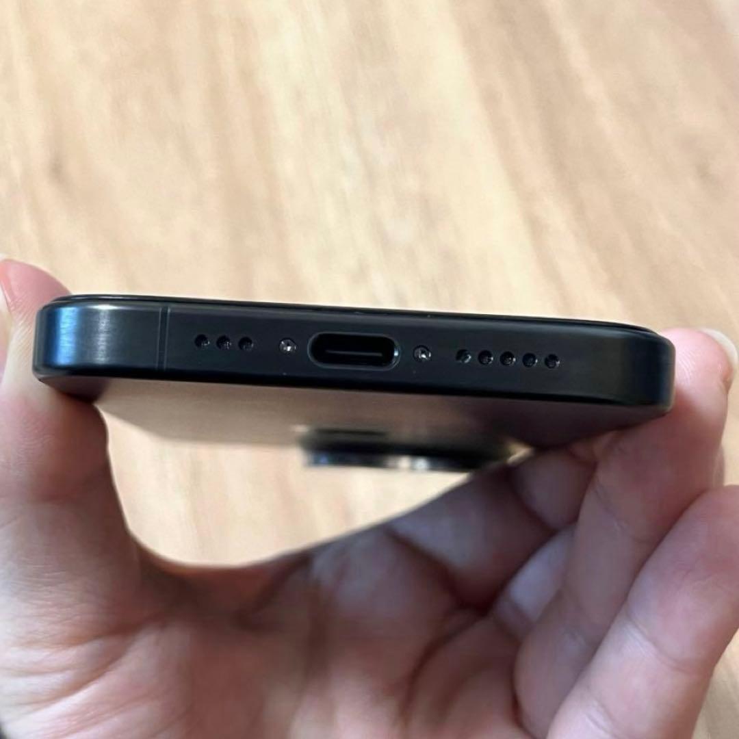 【1/5まで】iPhone15 pro 128GB ブラックチタニウム　本体など