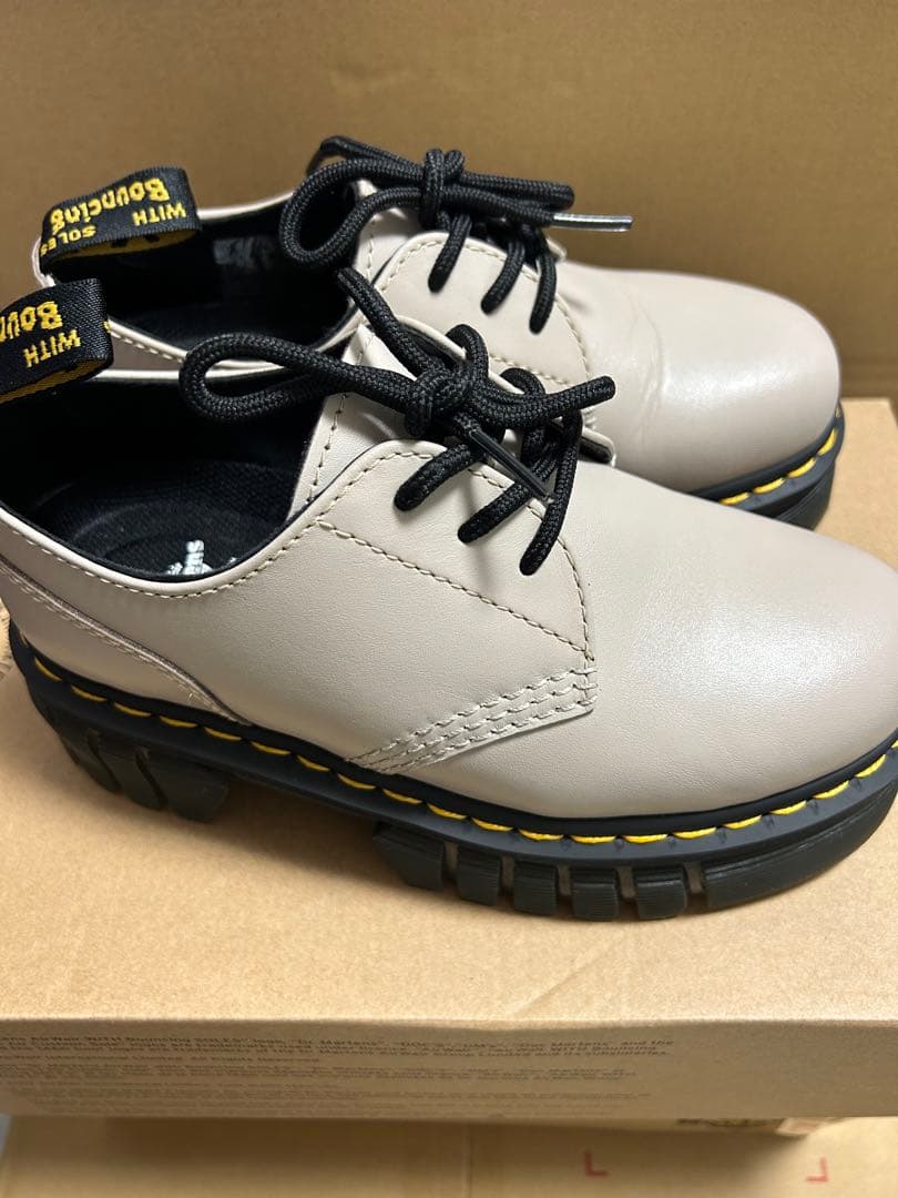 最終値下げ ドクターマーチン Dr.Martens 3ホール 厚底 ホワイト