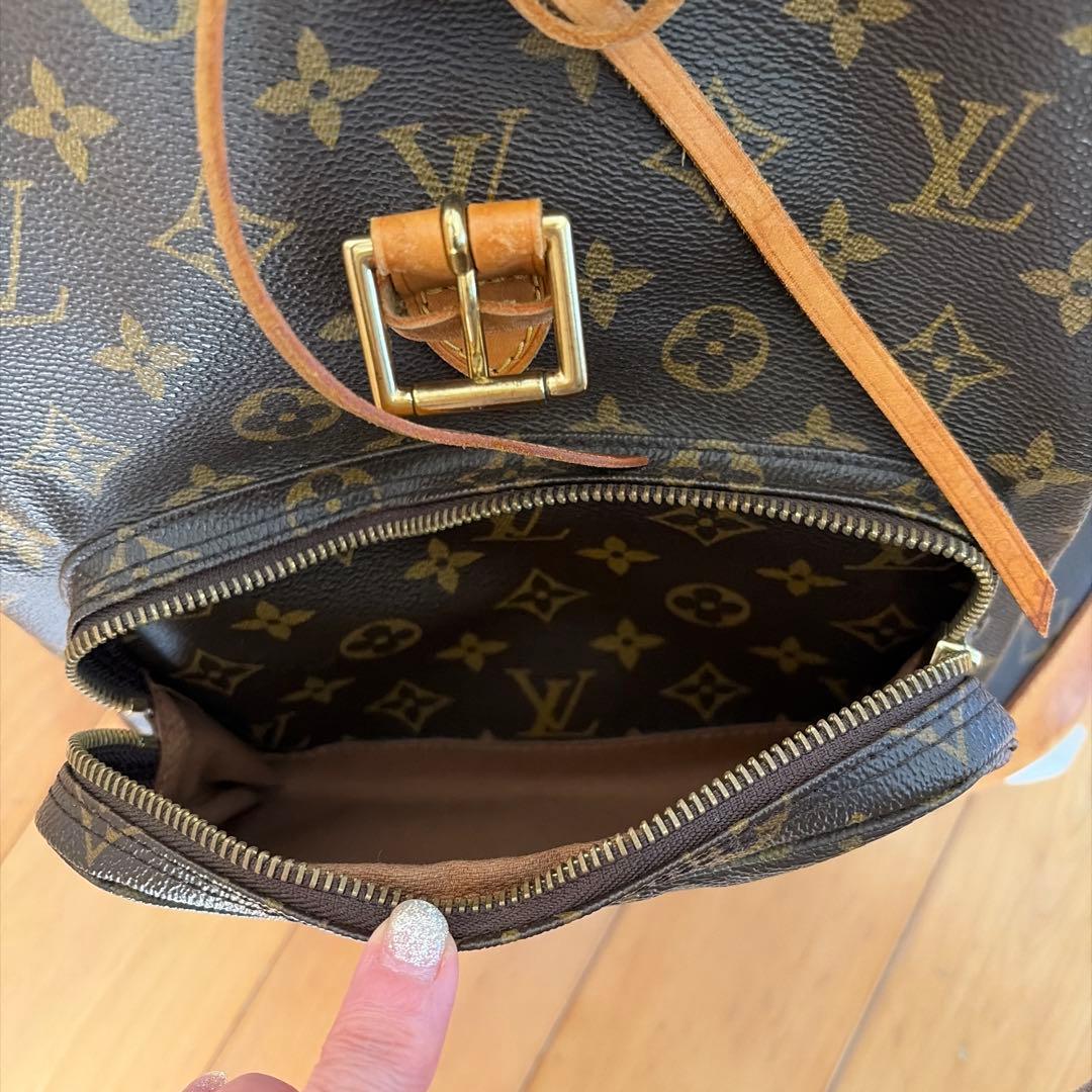 ルイ・ヴィトン モノグラム リュック シリアルナンバーあり