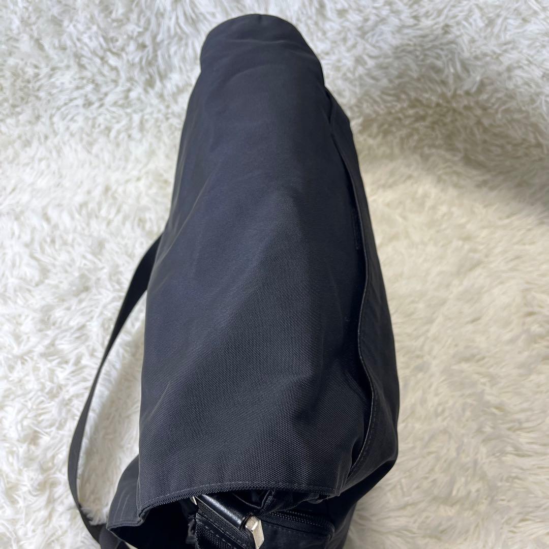 美品✨ GUCCI メッセンジャーバッグ 黒 キャンバス レザー A4収納可能