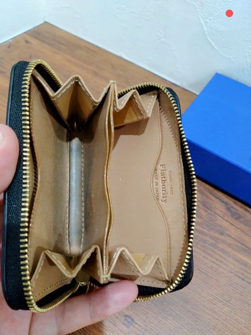 【★期間限定セール】Flathority シェルコードバンラウンドケース黒