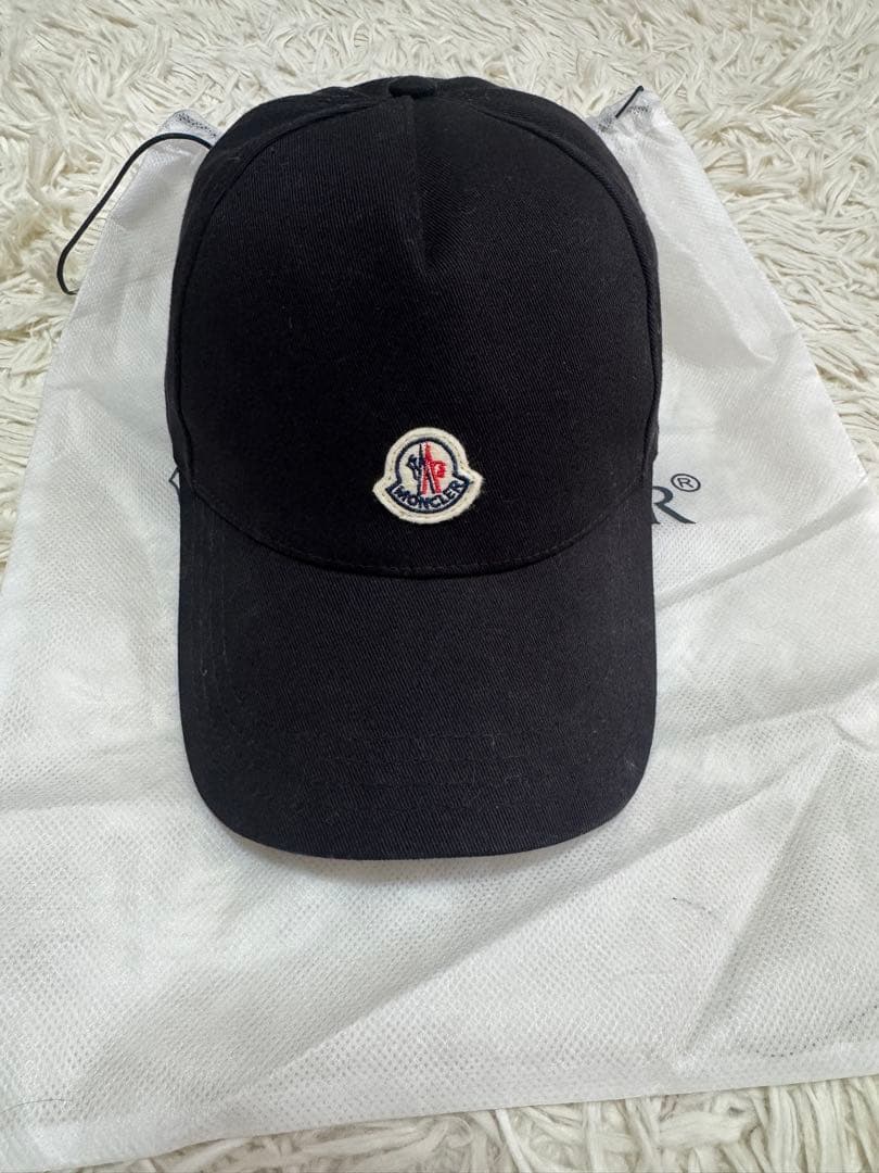 正規品MONCLER ブラック ベースボールキャップレディース