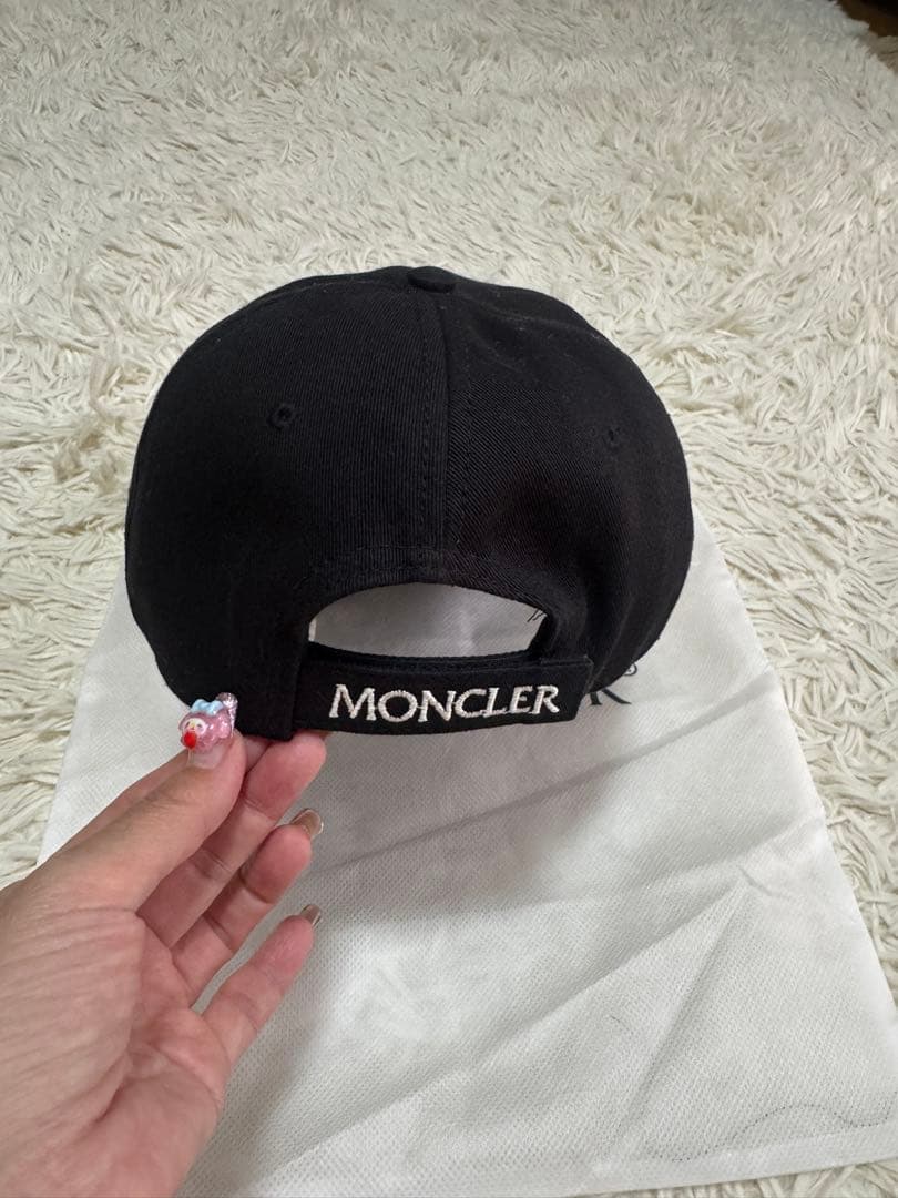 正規品MONCLER ブラック ベースボールキャップレディース