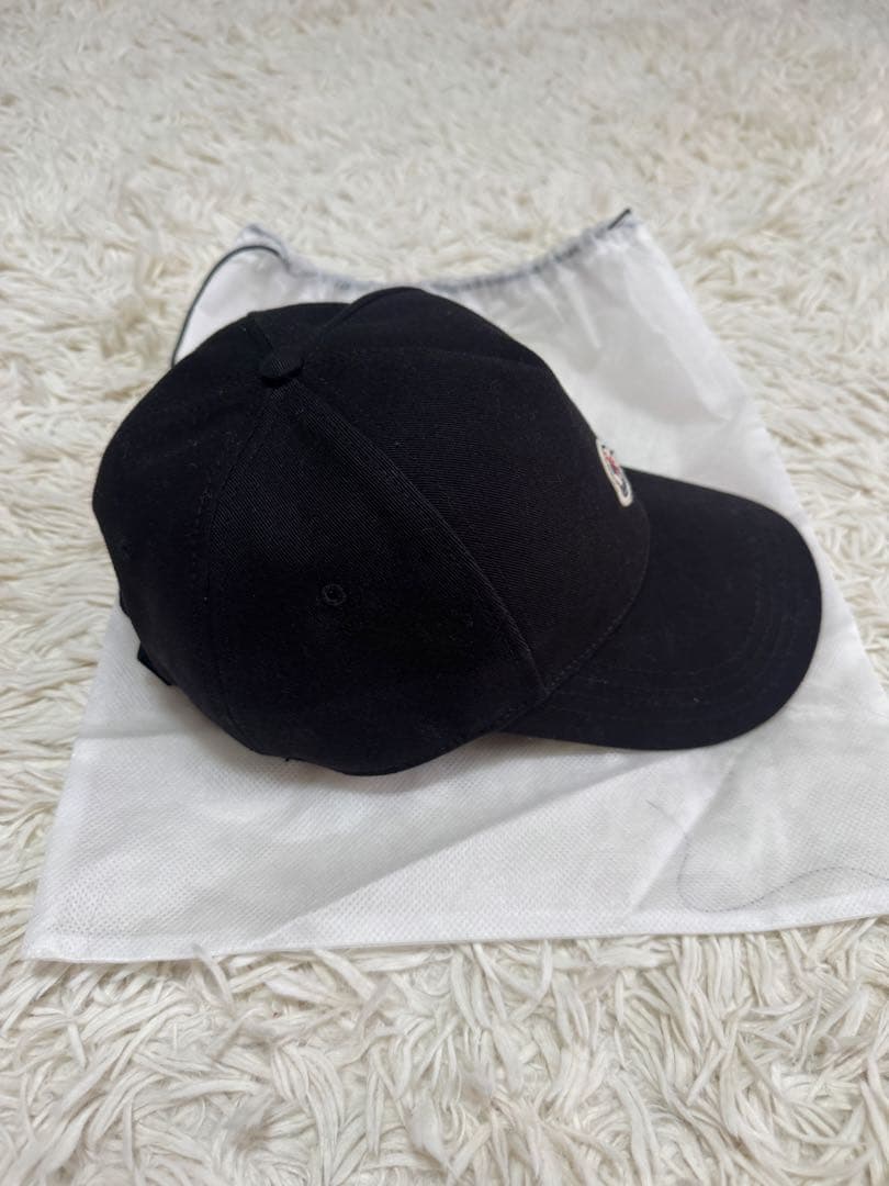 正規品MONCLER ブラック ベースボールキャップレディース
