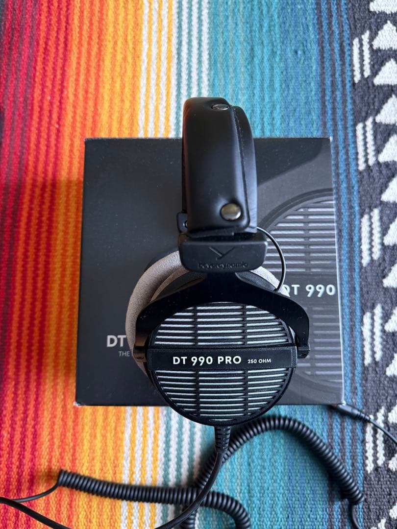 ヘッドホン beyerdynamic DT 990 PRO