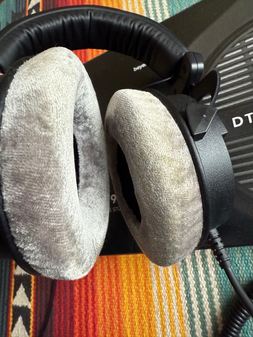 ヘッドホン beyerdynamic DT 990 PRO