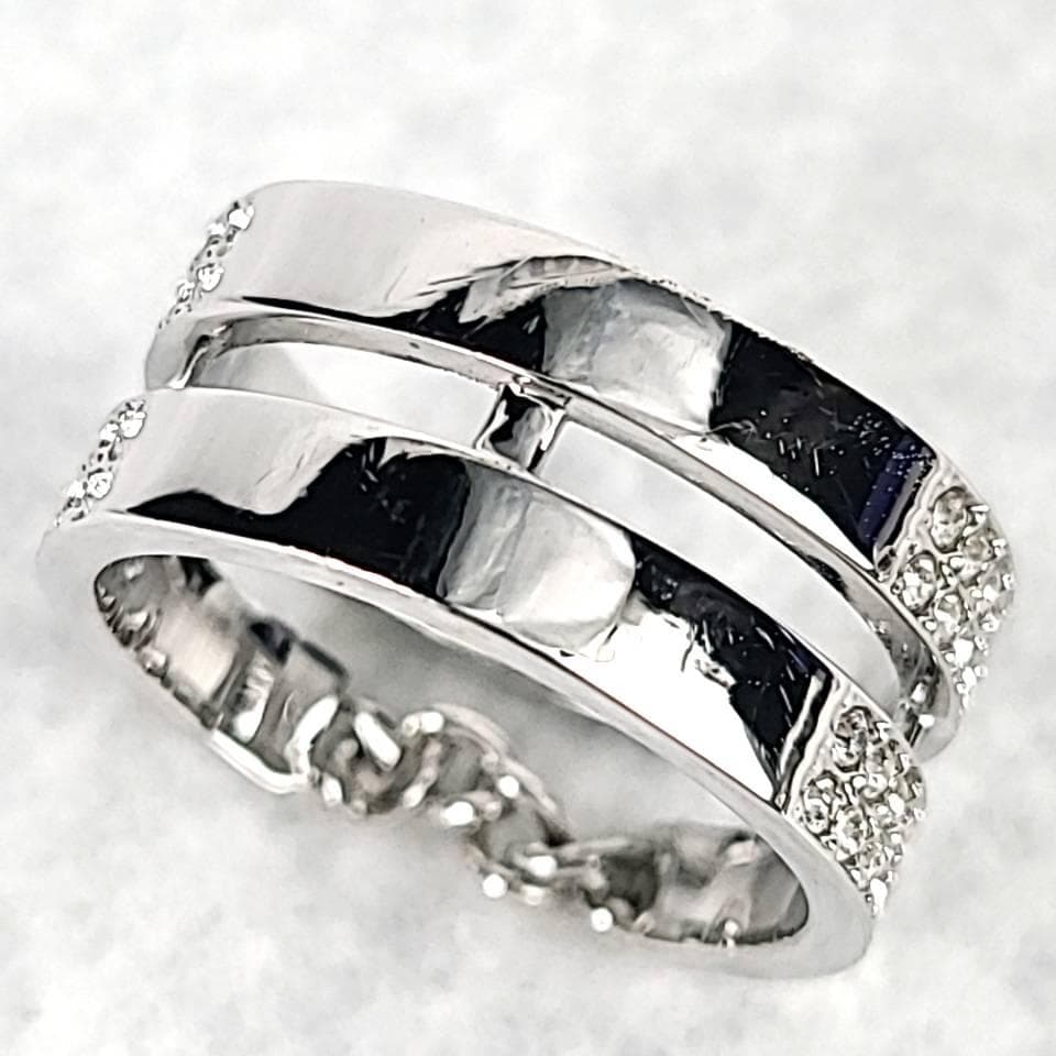 ◆極上品◆スワロフスキー　指輪　FICTION　58　約17号　箱つき