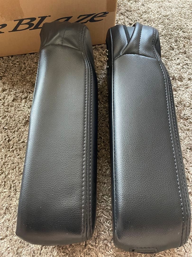 30アルファードヴェルファイアBIG ARMREST ブラックワイドアームレスト