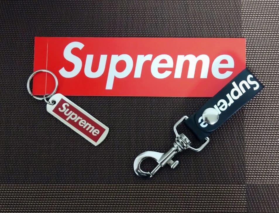 Supreme Leatherロープキーホルダー＆キーホルダー&ステッカー