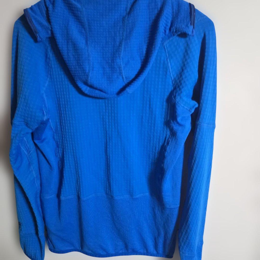 新品未使用品★歳末価格★パタゴニア　R1プルオーバー・フーディ　メンズS