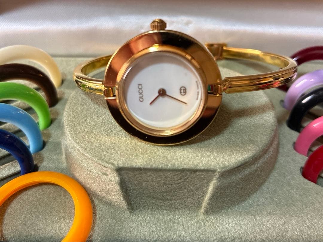 GUCCI グッチ 腕時計 チェンジベゼル バングルウォッチ ゴールド　箱付き