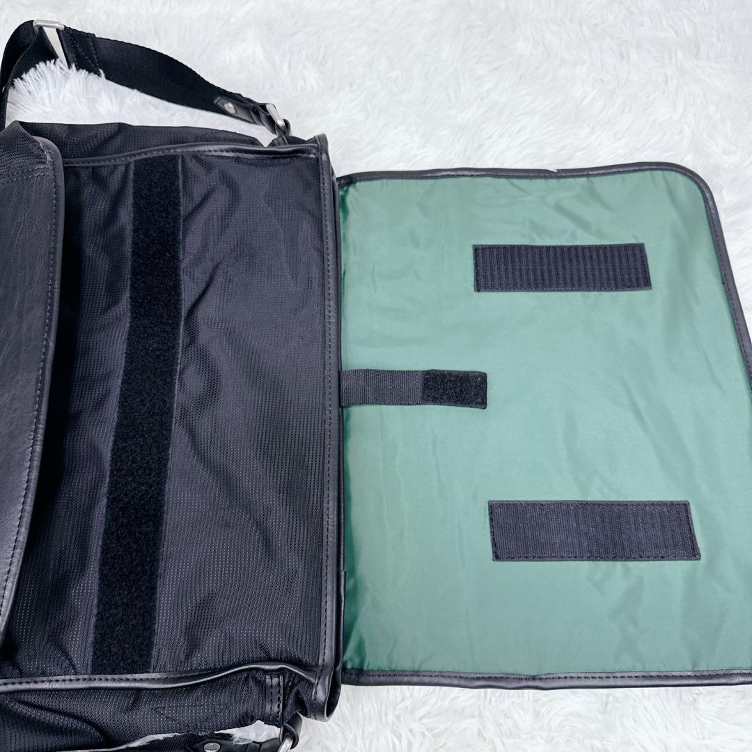 【未使用級】DIESELディーゼル 黒　メッセンジャー レザー　ナイロン　A4